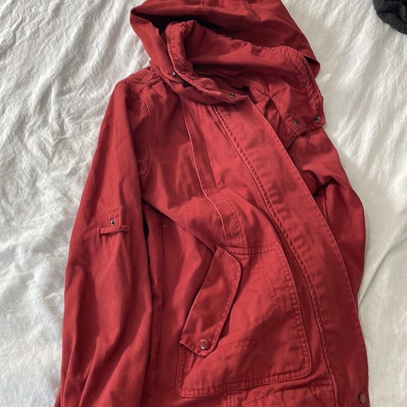 Red jacket - Picture 4 of 4